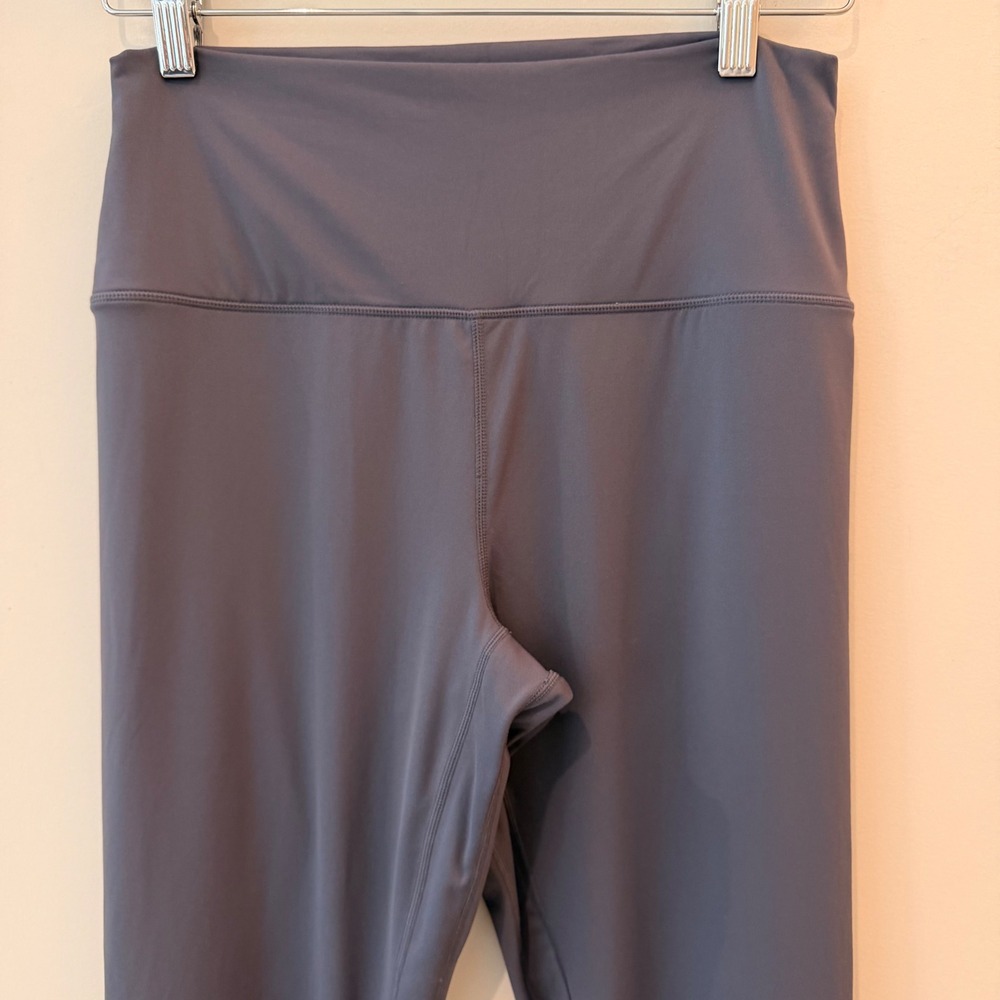 Quince Ultra Form High Rise Legging Pilates Yoga Gym Travel Blue Fog Large EUC - Picture 12 of 16